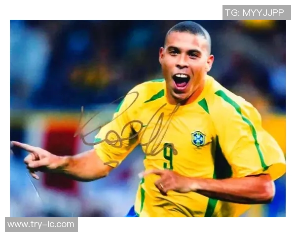 足球场上的璀璨明星热门球星背后的故事与荣耀