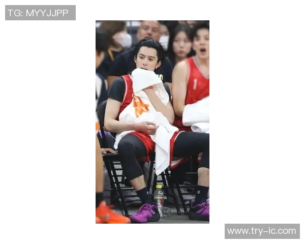 足球明星王鹤棣精彩瞬间集锦展现其非凡魅力与球场风采 足球明星王鹤棣精彩瞬间集锦展现其非凡魅力与球场风采