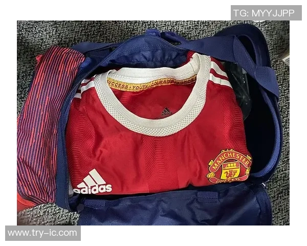 国外足球明星斜挎包时尚潮流解析与购买指南 国外足球明星斜挎包时尚潮流解析与购买指南